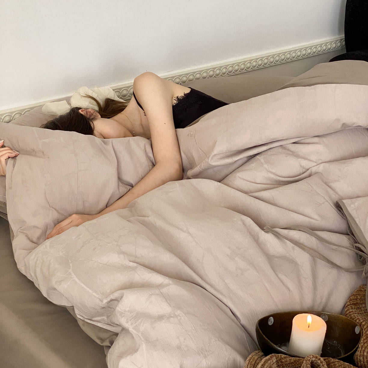 91家纺网 家纺一手货源 找家纺 玉宇阁家居 2025秋冬新品60s色织全棉磨毛大提花四件套-绑带款 绑带款-缎灰流光