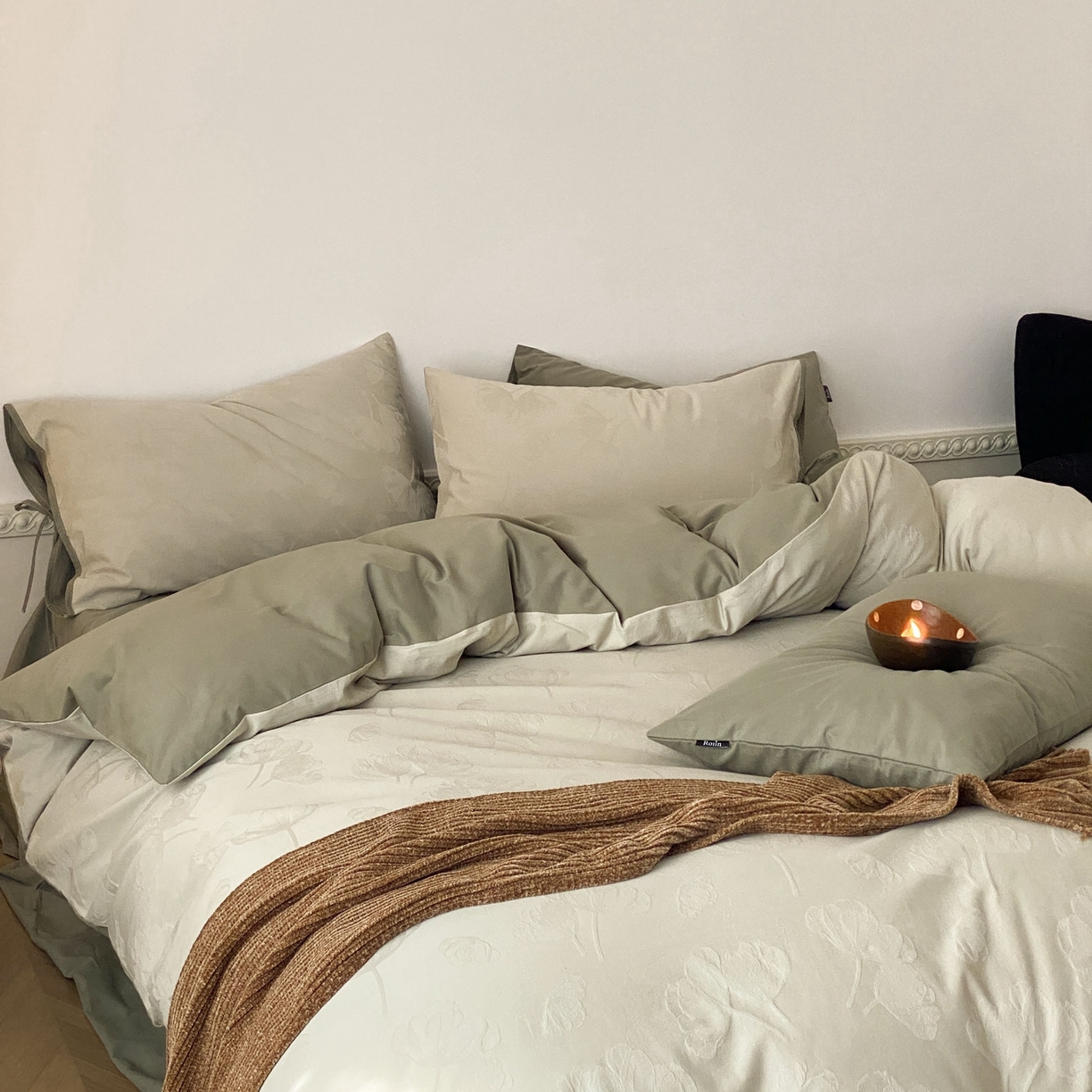 91家纺网 家纺一手货源 找家纺 玉宇阁家居 2025秋冬新品60s色织全棉磨毛大提花四件套-绑带款 绑带款-芊芊绿雪