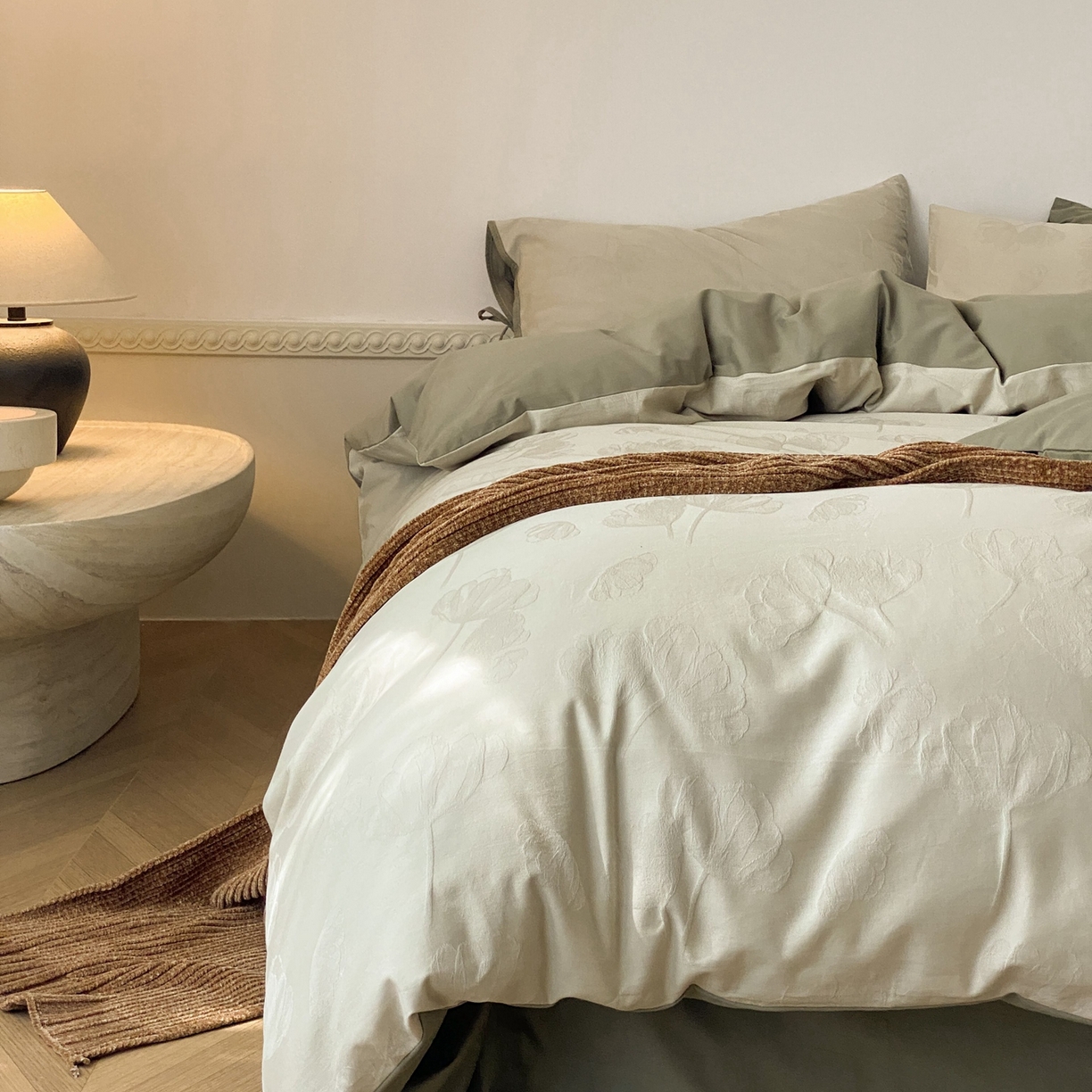 91家纺网 家纺一手货源 找家纺 玉宇阁家居 2025秋冬新品60s色织全棉磨毛大提花四件套-绑带款 绑带款-芊芊绿雪