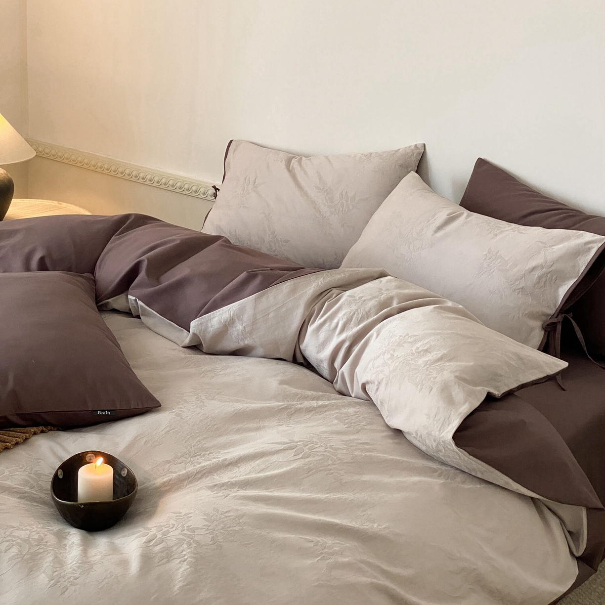 91家纺网 家纺一手货源 找家纺 玉宇阁家居 2025秋冬新品60s色织全棉磨毛大提花四件套-绑带款 绑带款-雾霭绛紫