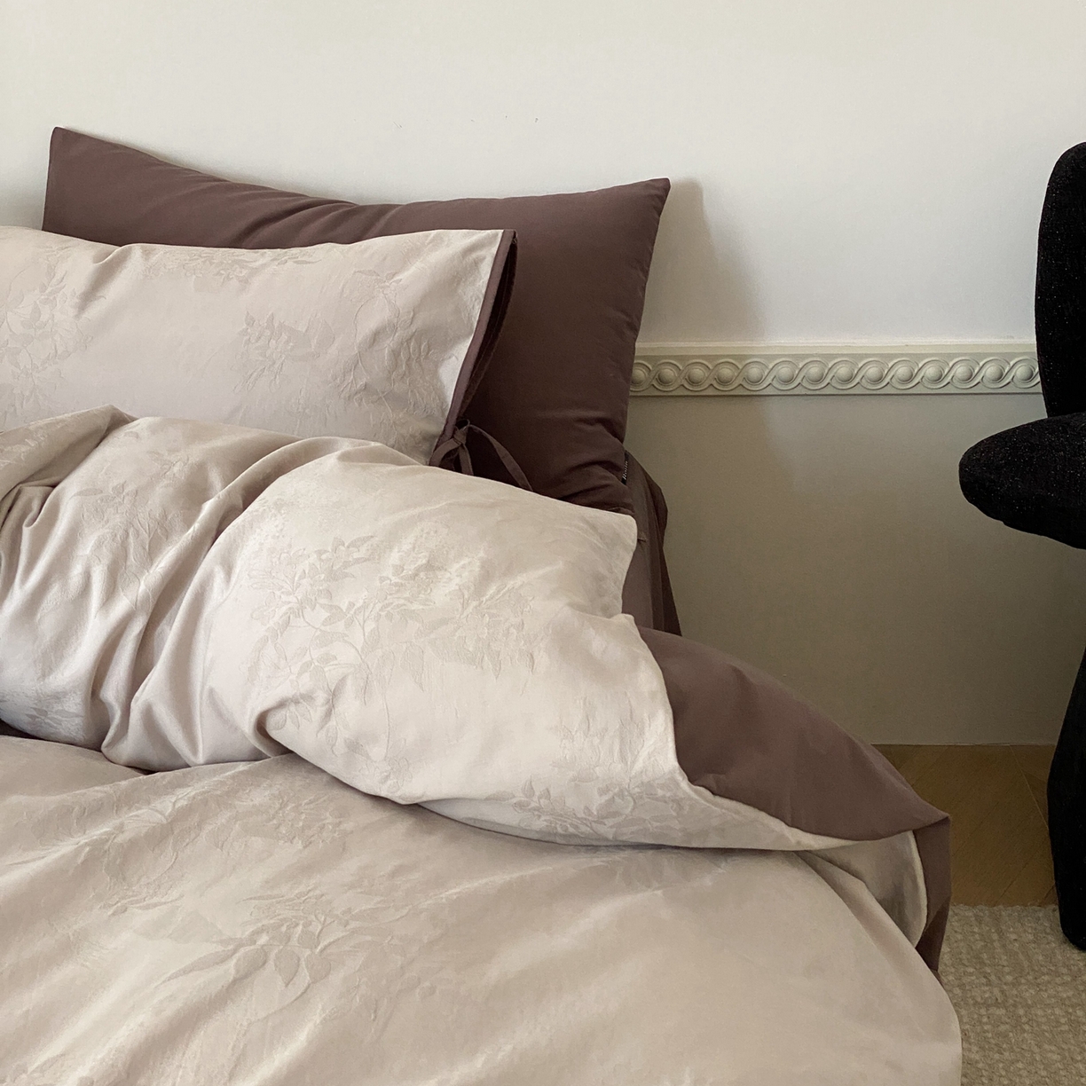 91家纺网 家纺一手货源 找家纺 玉宇阁家居 2025秋冬新品60s色织全棉磨毛大提花四件套-绑带款 绑带款-雾霭绛紫