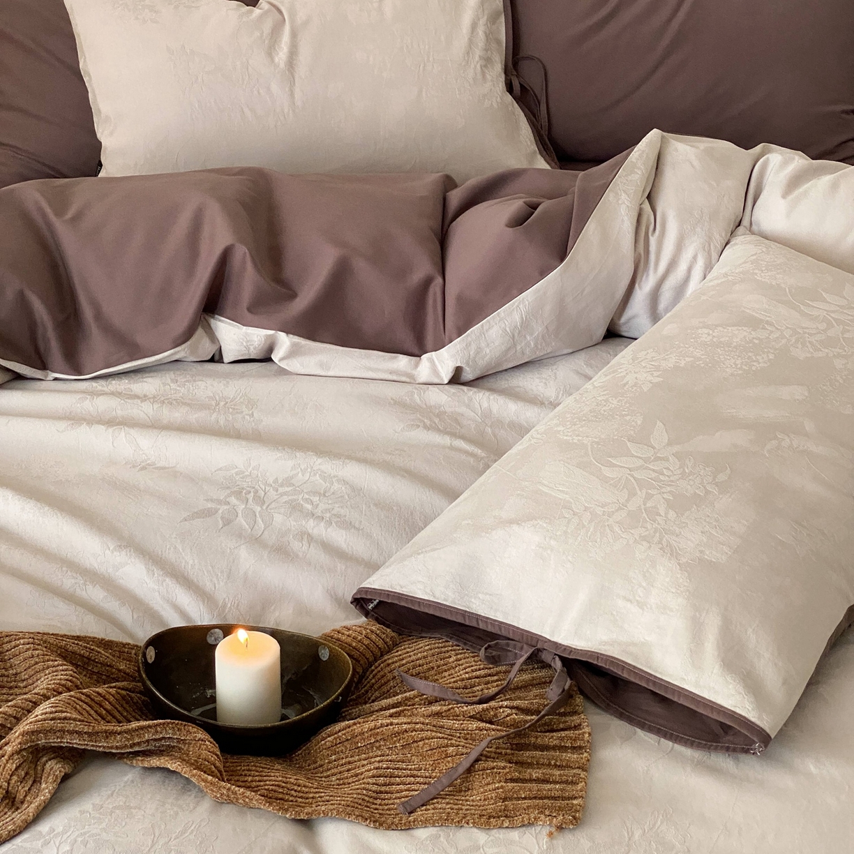 91家纺网 家纺一手货源 找家纺 玉宇阁家居 2025秋冬新品60s色织全棉磨毛大提花四件套-绑带款 绑带款-雾霭绛紫