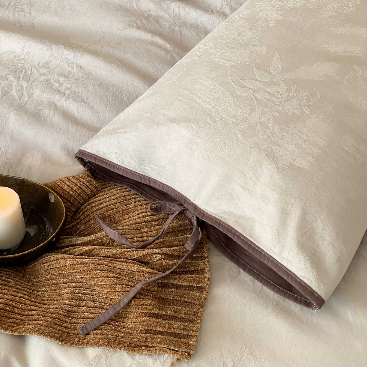 91家纺网 家纺一手货源 找家纺 玉宇阁家居 2025秋冬新品60s色织全棉磨毛大提花四件套-绑带款 绑带款-雾霭绛紫