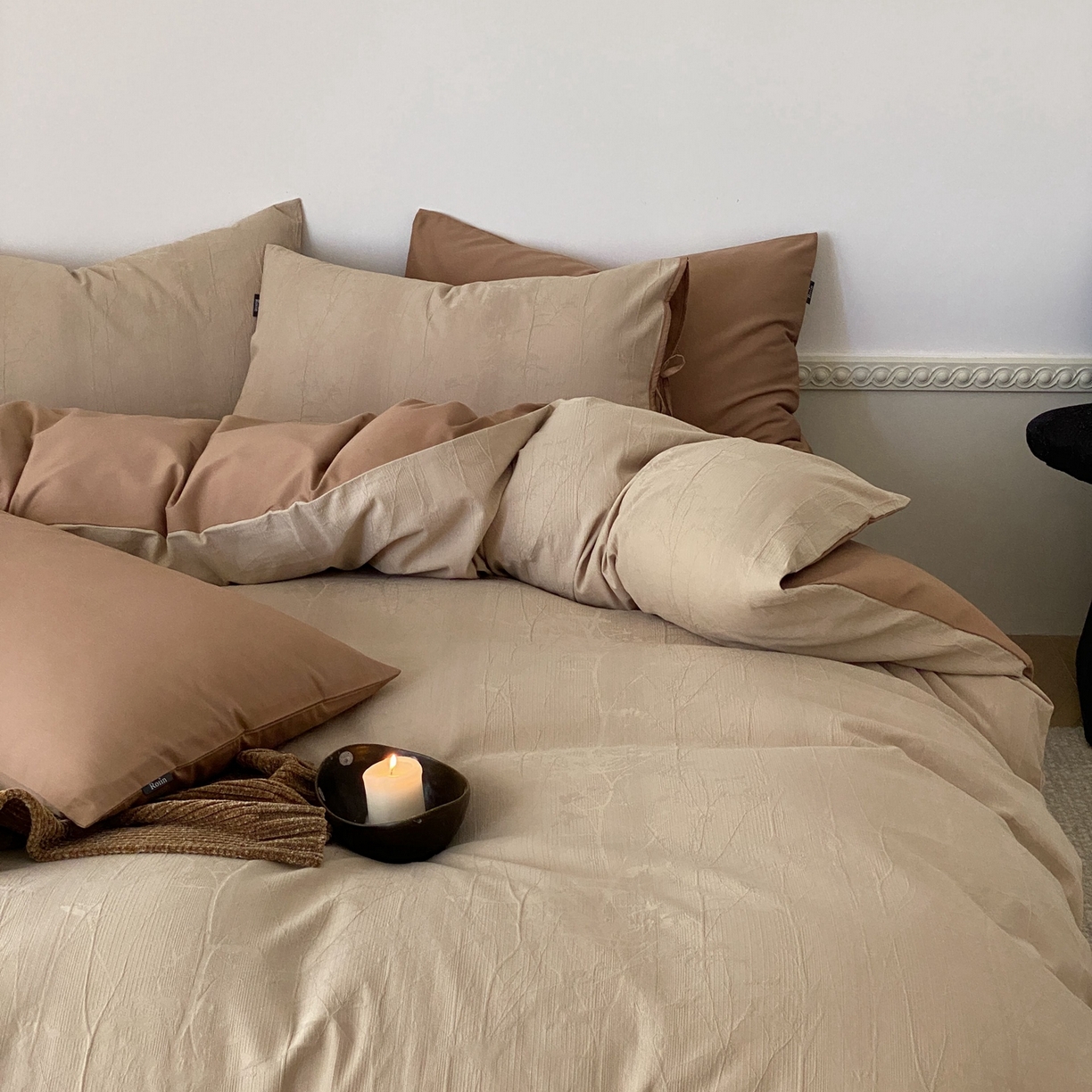 91家纺网 家纺一手货源 找家纺 玉宇阁家居 2025秋冬新品60s色织全棉磨毛大提花四件套-绑带款 绑带款-缃叶棕