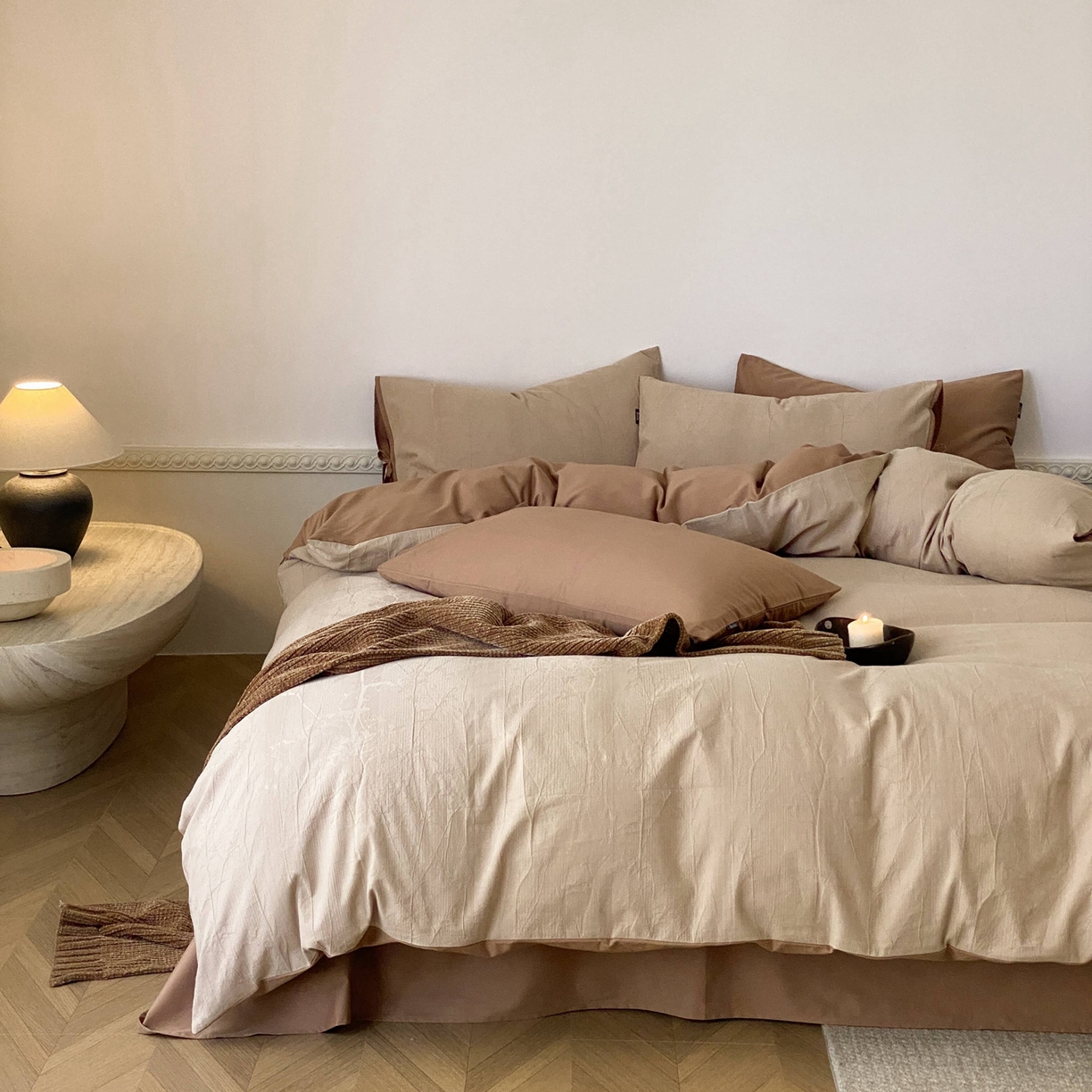 91家纺网 家纺一手货源 找家纺 玉宇阁家居 2025秋冬新品60s色织全棉磨毛大提花四件套-绑带款 绑带款-缃叶棕