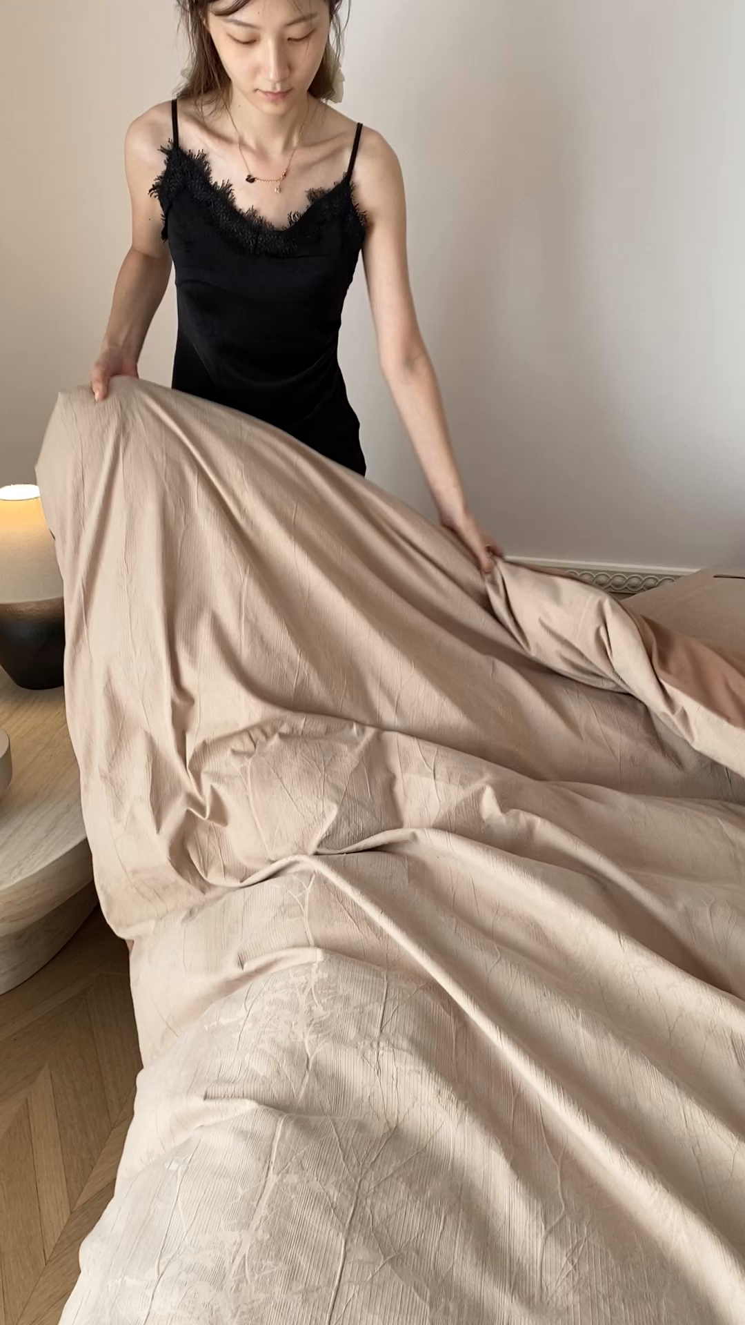 91家纺网 家纺一手货源 找家纺 玉宇阁家居 2025秋冬新品60s色织全棉磨毛大提花四件套-绑带款 绑带款-缃叶棕