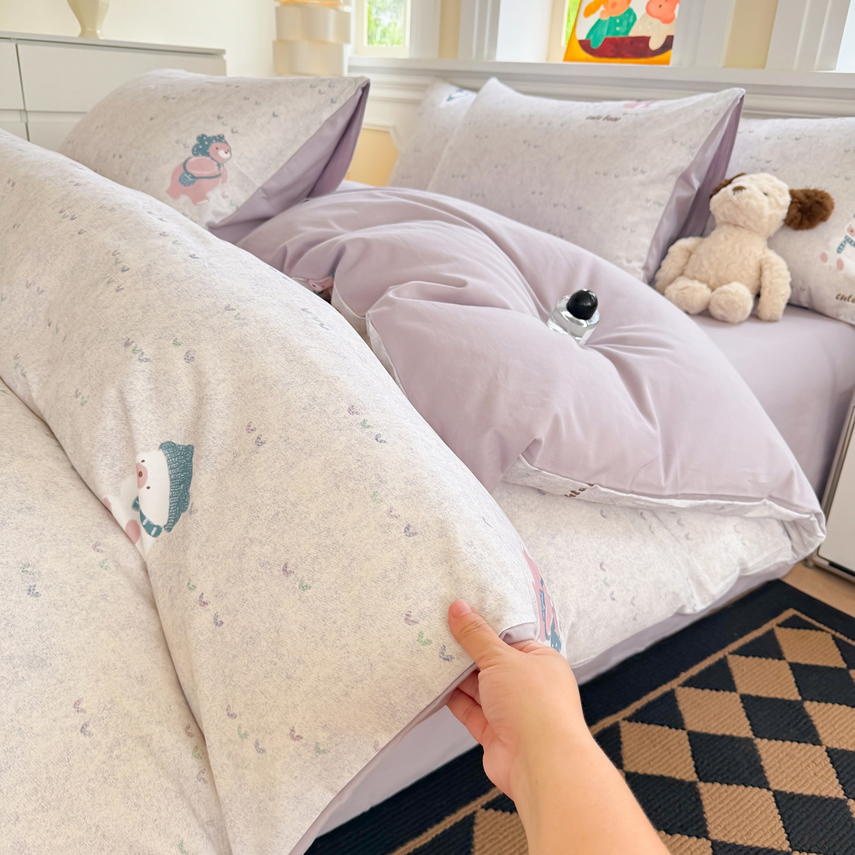 91家纺网 家纺一手货源 找家纺 千朵 2025新款全棉磨毛印花四件套 幸福熊