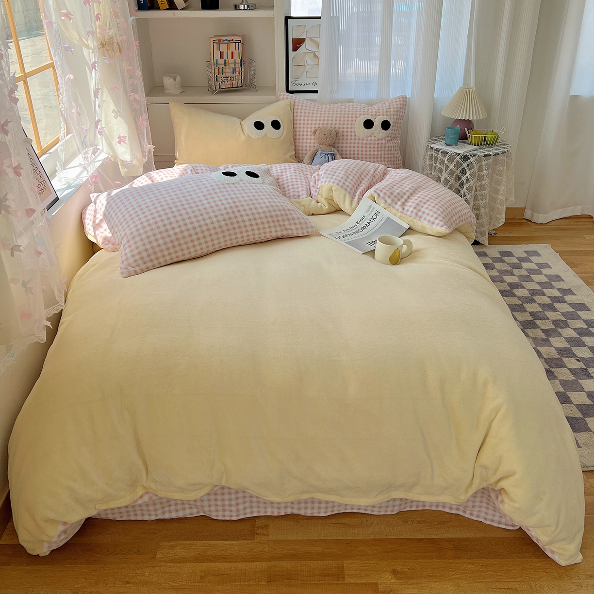 91家纺网 家纺一手货源 找家纺 （总）桃子家居 2025新款A类ins加厚毛巾绣大眼萌混搭撞色奶油格子牛奶绒系列四件套