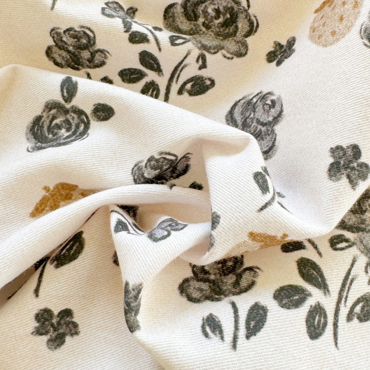 91家纺网 家纺一手货源 找家纺 千朵 2025新款全棉磨毛印花四件套 语棠米