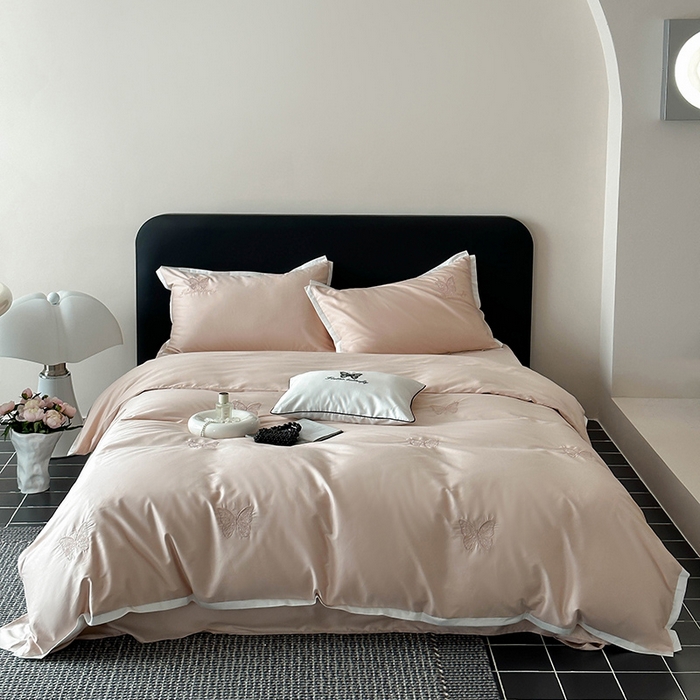 91家纺网 家纺一手货源 找家纺 （总）简纯主义 2025秋冬新款A类100支全棉贡缎长绒棉蕾丝绣花四件套-琉璃蝴蝶