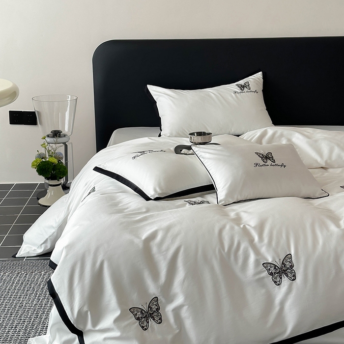 91家纺网 家纺一手货源 找家纺 简纯主义 2025秋冬新款A类100支全棉贡缎长绒棉蕾丝绣花四件套-琉璃蝴蝶 琉璃蝴蝶白