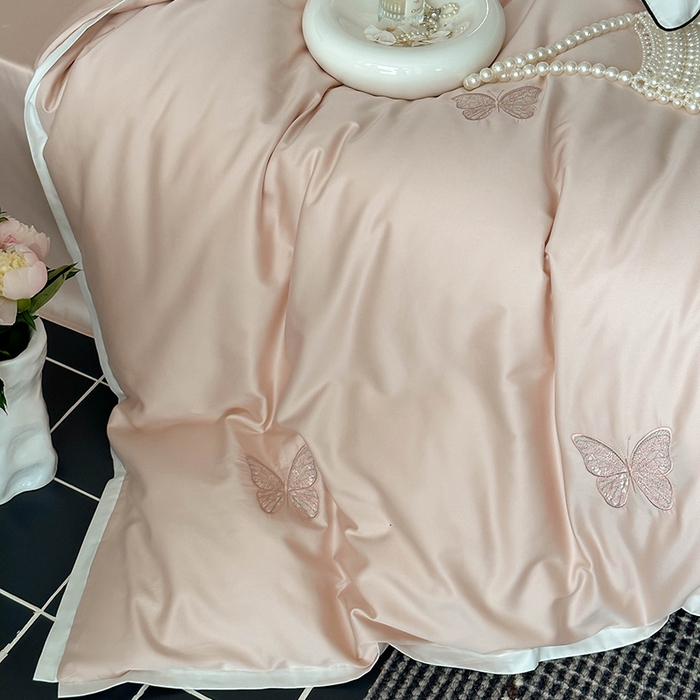 91家纺网 家纺一手货源 找家纺 简纯主义 2025秋冬新款A类100支全棉贡缎长绒棉蕾丝绣花四件套-琉璃蝴蝶 琉璃蝴蝶粉