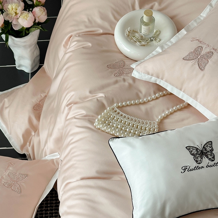 91家纺网 家纺一手货源 找家纺 简纯主义 2025秋冬新款A类100支全棉贡缎长绒棉蕾丝绣花四件套-琉璃蝴蝶 琉璃蝴蝶粉