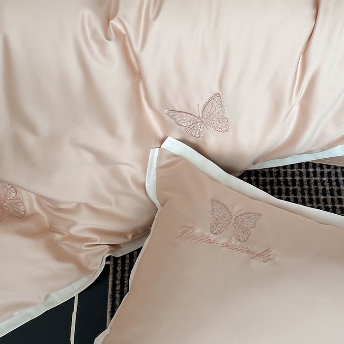 91家纺网 家纺一手货源 找家纺 简纯主义 2025秋冬新款A类100支全棉贡缎长绒棉蕾丝绣花四件套-琉璃蝴蝶 琉璃蝴蝶粉