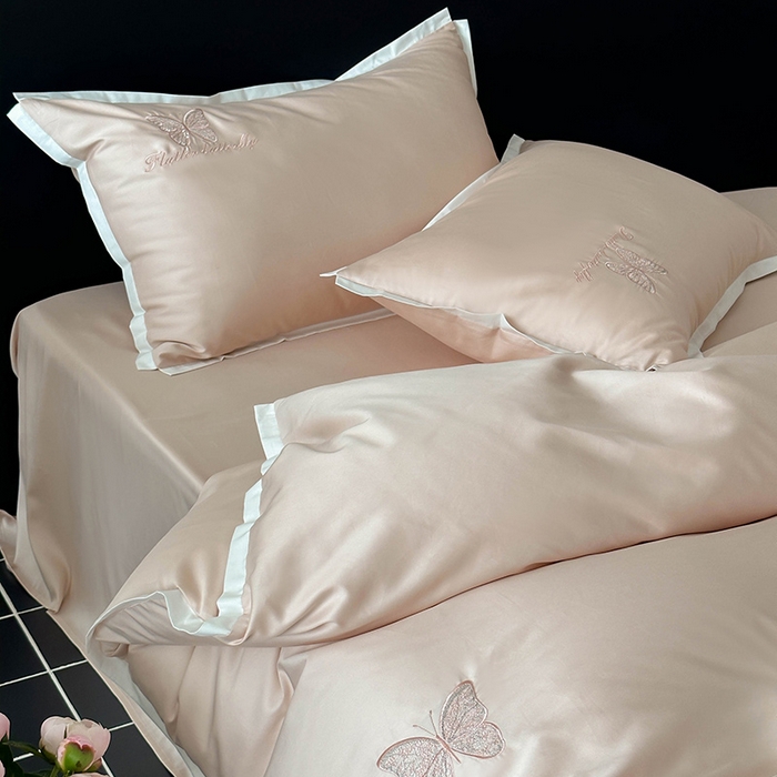 91家纺网 家纺一手货源 找家纺 简纯主义 2025秋冬新款A类100支全棉贡缎长绒棉蕾丝绣花四件套-琉璃蝴蝶 琉璃蝴蝶粉