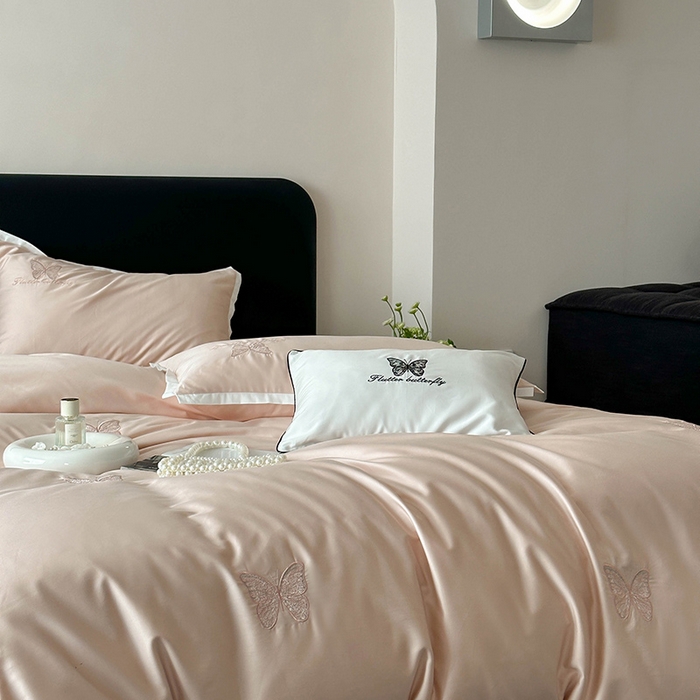 91家纺网 家纺一手货源 找家纺 简纯主义 2025秋冬新款A类100支全棉贡缎长绒棉蕾丝绣花四件套-琉璃蝴蝶 琉璃蝴蝶粉