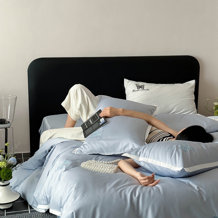 91家纺网 家纺一手货源 找家纺 简纯主义 2025秋冬新款A类100支全棉贡缎长绒棉蕾丝绣花四件套-琉璃蝴蝶 琉璃蝴蝶蓝