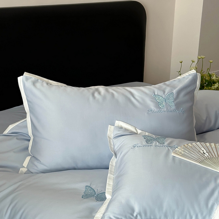 91家纺网 家纺一手货源 找家纺 简纯主义 2025秋冬新款A类100支全棉贡缎长绒棉蕾丝绣花四件套-琉璃蝴蝶 琉璃蝴蝶蓝