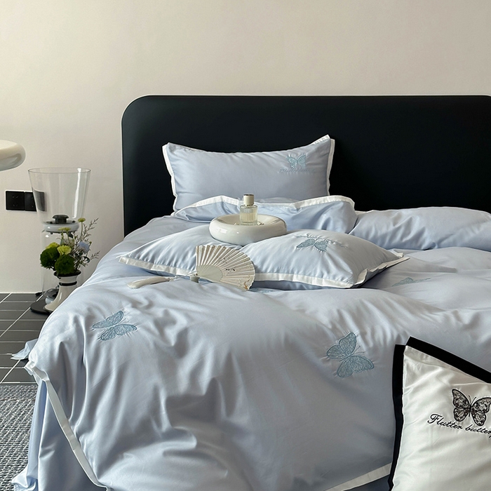 91家纺网 家纺一手货源 找家纺 简纯主义 2025秋冬新款A类100支全棉贡缎长绒棉蕾丝绣花四件套-琉璃蝴蝶 琉璃蝴蝶蓝