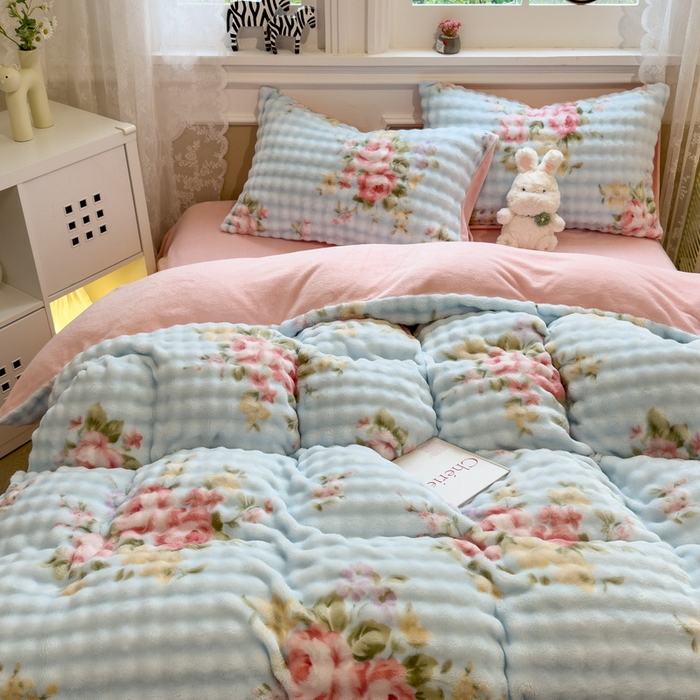 91家纺网 家纺一手货源 找家纺 居易简 2025秋冬新款牛奶绒泡泡绒印花卡通花卉兔毛单被套三件套四件套 蔷薇花