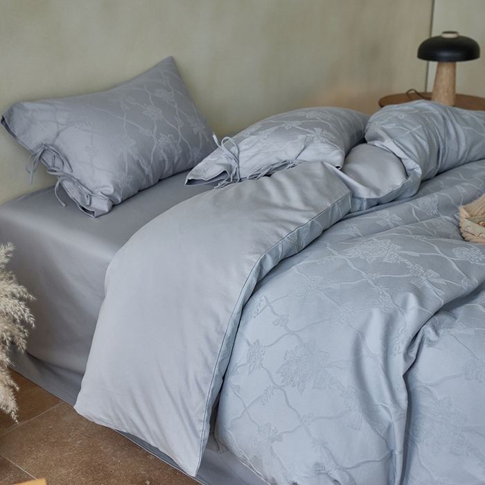 91家纺网 家纺一手货源 找家纺 简纯主义 2025新款浮雕提花全棉磨毛四件套 花予蓝