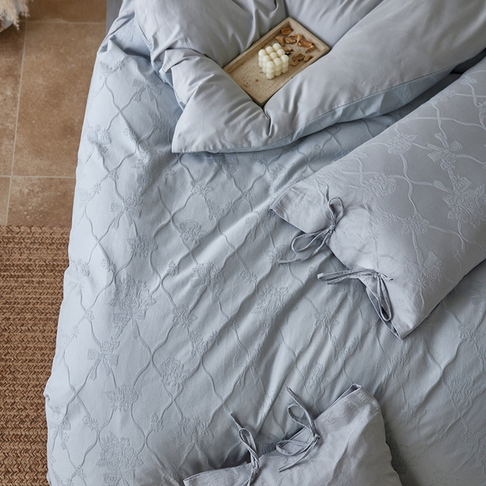 91家纺网 家纺一手货源 找家纺 简纯主义 2025新款浮雕提花全棉磨毛四件套 花予蓝