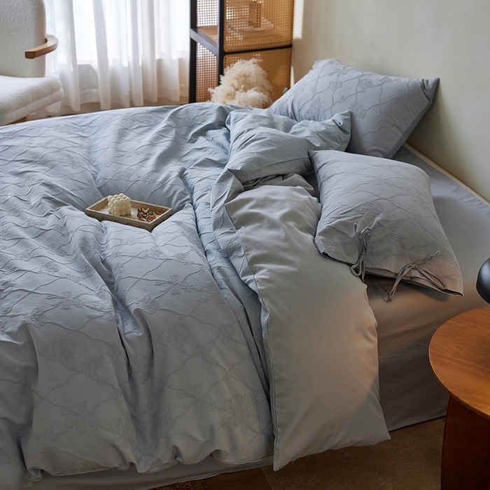 91家纺网 家纺一手货源 找家纺 简纯主义 2025新款浮雕提花全棉磨毛四件套 花予蓝