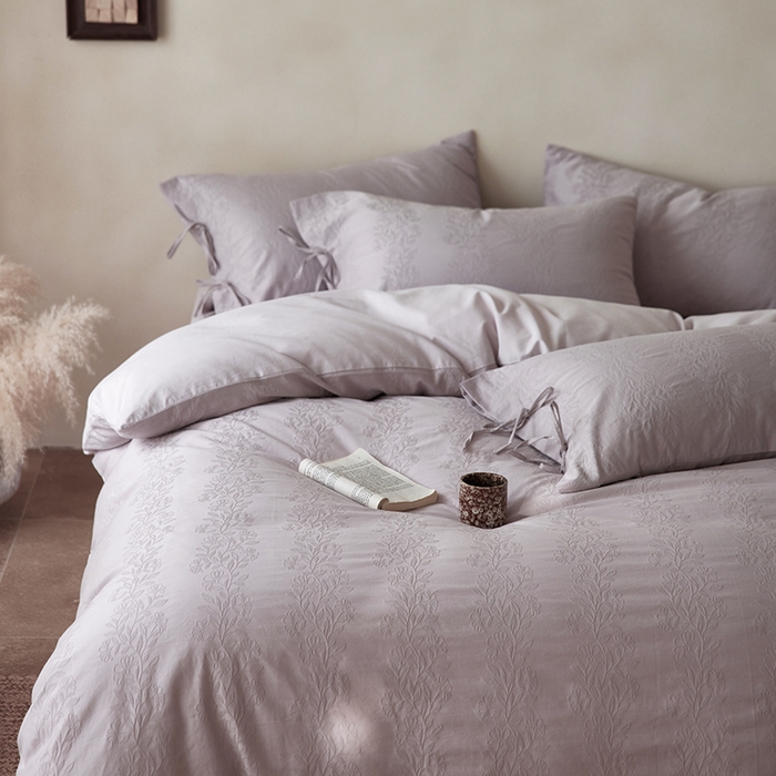 91家纺网 家纺一手货源 找家纺 简纯主义 2025新款浮雕提花全棉磨毛四件套 漫漫紫