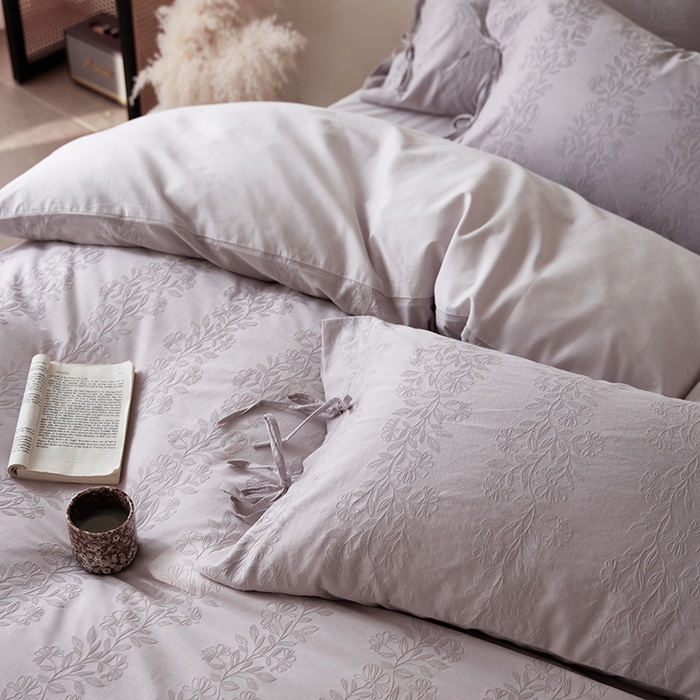 91家纺网 家纺一手货源 找家纺 简纯主义 2025新款浮雕提花全棉磨毛四件套 漫漫紫