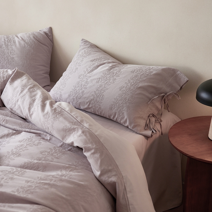 91家纺网 家纺一手货源 找家纺 简纯主义 2025新款浮雕提花全棉磨毛四件套 漫漫紫