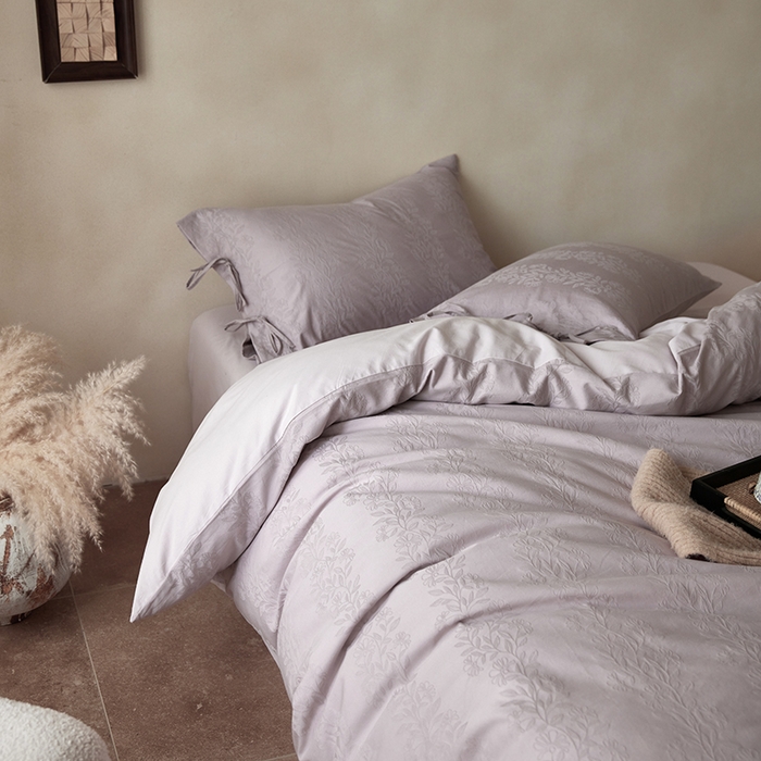 91家纺网 家纺一手货源 找家纺 简纯主义 2025新款浮雕提花全棉磨毛四件套 漫漫紫