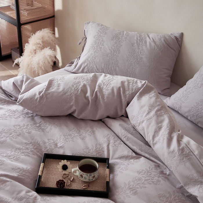 91家纺网 家纺一手货源 找家纺 简纯主义 2025新款浮雕提花全棉磨毛四件套 漫漫紫