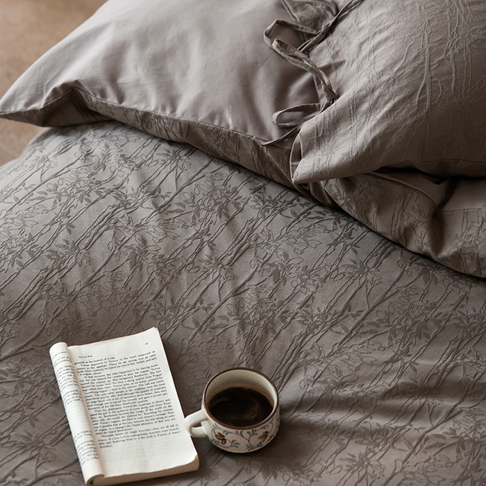 91家纺网 家纺一手货源 找家纺 简纯主义 2025新款浮雕提花全棉磨毛四件套 竹墨咖