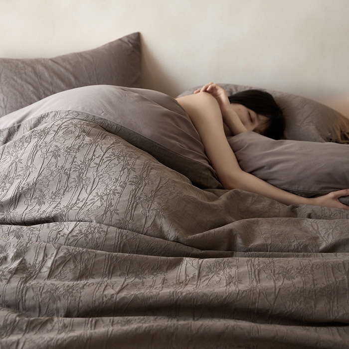 91家纺网 家纺一手货源 找家纺 简纯主义 2025新款浮雕提花全棉磨毛四件套 竹墨咖