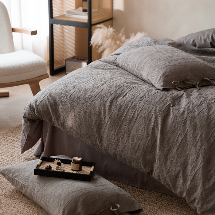 91家纺网 家纺一手货源 找家纺 简纯主义 2025新款浮雕提花全棉磨毛四件套 竹墨咖