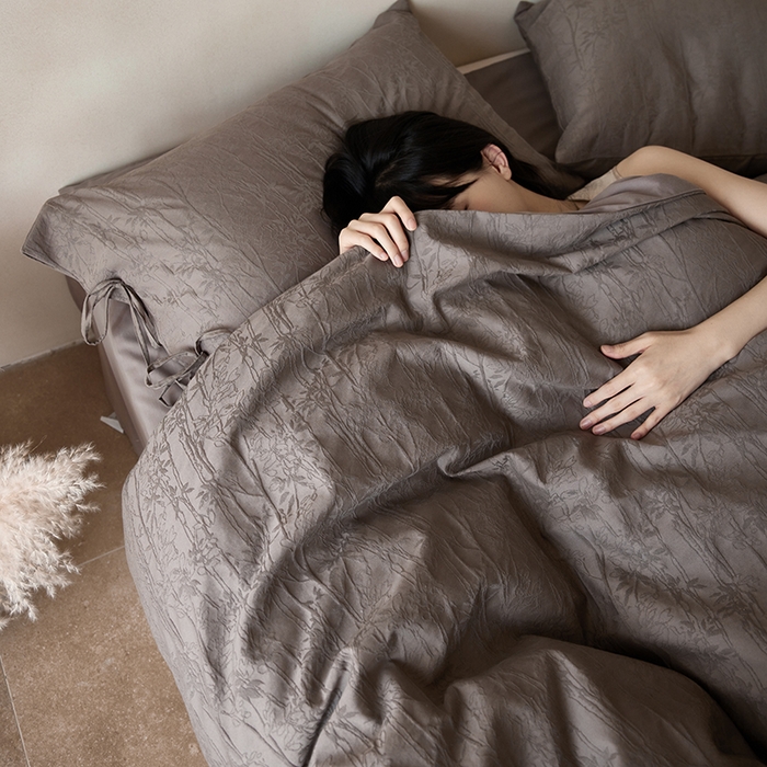 91家纺网 家纺一手货源 找家纺 简纯主义 2025新款浮雕提花全棉磨毛四件套 竹墨咖