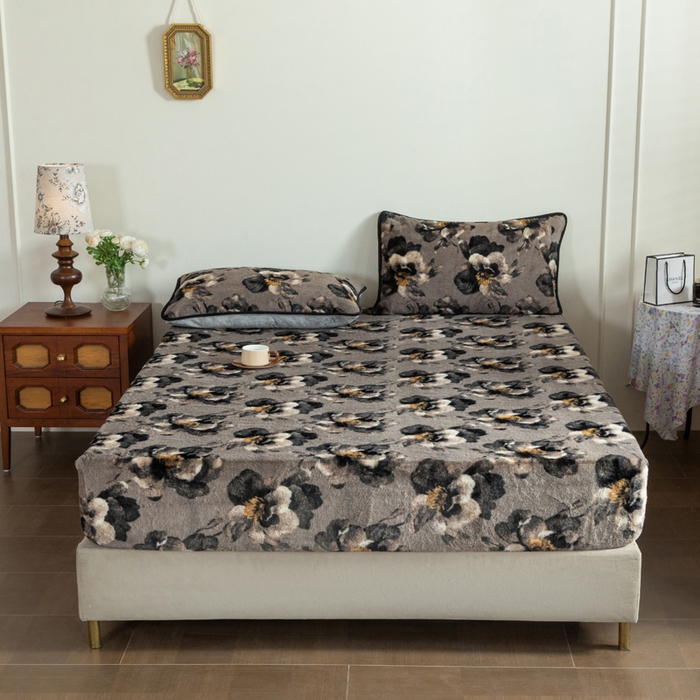 91家纺网 家纺一手货源 找家纺 库里梦家纺 2025直播网红爆款加厚兔兔绒床笠单件床笠单品床笠枕套三件套跨境床笠 百合-灰