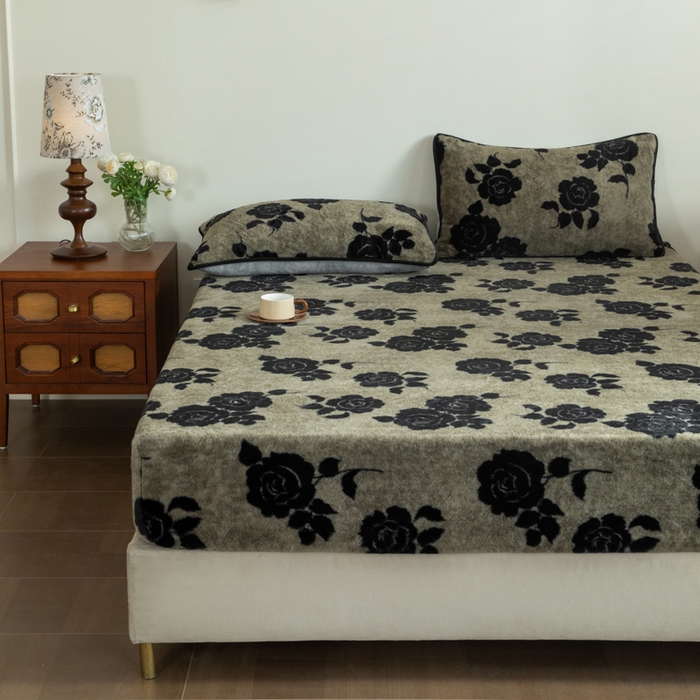 91家纺网 家纺一手货源 找家纺 库里梦家纺 2025直播网红爆款加厚兔兔绒床笠单件床笠单品床笠枕套三件套跨境床笠 黑玫瑰-灰