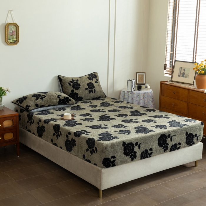 91家纺网 家纺一手货源 找家纺 库里梦家纺 2025直播网红爆款加厚兔兔绒床笠单件床笠单品床笠枕套三件套跨境床笠 黑玫瑰-灰