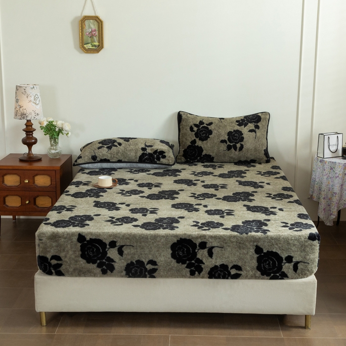 91家纺网 家纺一手货源 找家纺 库里梦家纺 2025直播网红爆款加厚兔兔绒床笠单件床笠单品床笠枕套三件套跨境床笠 黑玫瑰-灰