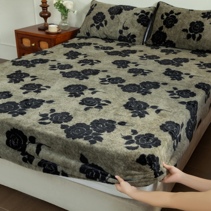 91家纺网 家纺一手货源 找家纺 库里梦家纺 2025直播网红爆款加厚兔兔绒床笠单件床笠单品床笠枕套三件套跨境床笠 黑玫瑰-灰