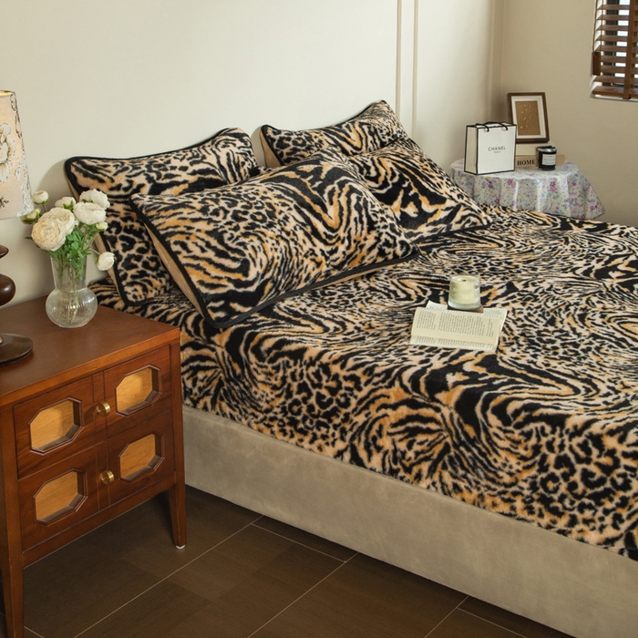 91家纺网 家纺一手货源 找家纺 库里梦家纺 2025直播网红爆款加厚兔兔绒床笠单件床笠单品床笠枕套三件套跨境床笠 豹点纹