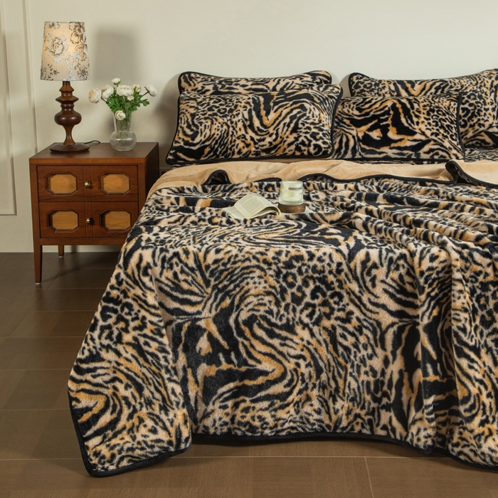 91家纺网 家纺一手货源 找家纺 库里梦家纺 2025直播网红爆款加厚兔兔绒床笠单件床笠单品床笠枕套三件套跨境床笠 豹点纹