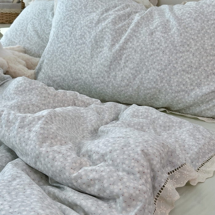 91家纺网 家纺一手货源 找家纺 荣轩2025新款全棉双层纱镂空花边工艺款四件套（铺床版）花漾-蓝