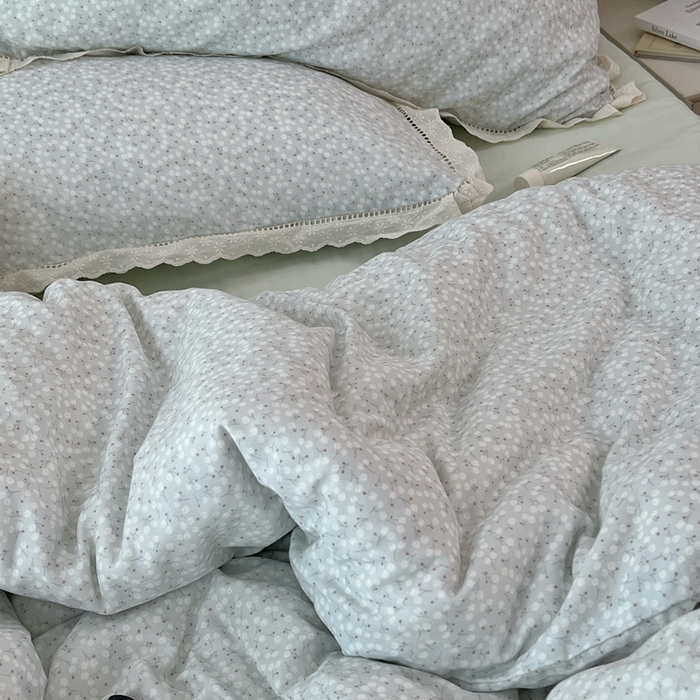 91家纺网 家纺一手货源 找家纺 荣轩2025新款全棉双层纱镂空花边工艺款四件套（铺床版）花漾-蓝