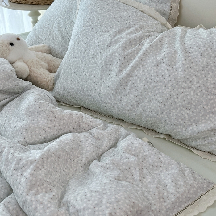 91家纺网 家纺一手货源 找家纺 荣轩2025新款全棉双层纱镂空花边工艺款四件套（铺床版）花漾-蓝