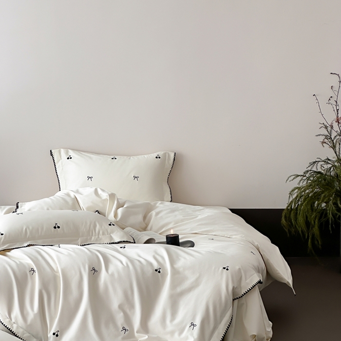 91家纺网 家纺一手货源 找家纺 （总）时亿家居 2025新款亲肤舒适黑樱梦境磨毛款四件套