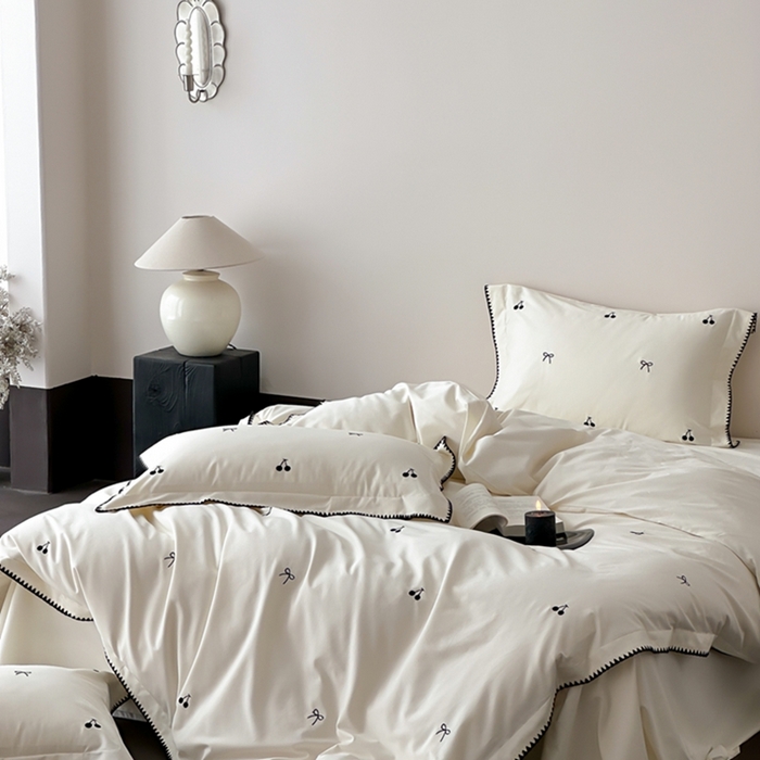 91家纺网 家纺一手货源 找家纺 （总）时亿家居 2025新款亲肤舒适黑樱梦境磨毛款四件套