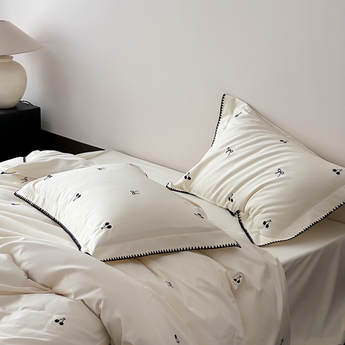 91家纺网 家纺一手货源 找家纺 （总）时亿家居 2025新款亲肤舒适黑樱梦境磨毛款四件套