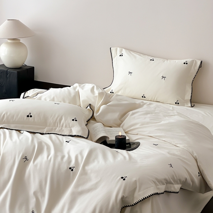 91家纺网 家纺一手货源 找家纺 （总）时亿家居 2025新款亲肤舒适黑樱梦境磨毛款四件套